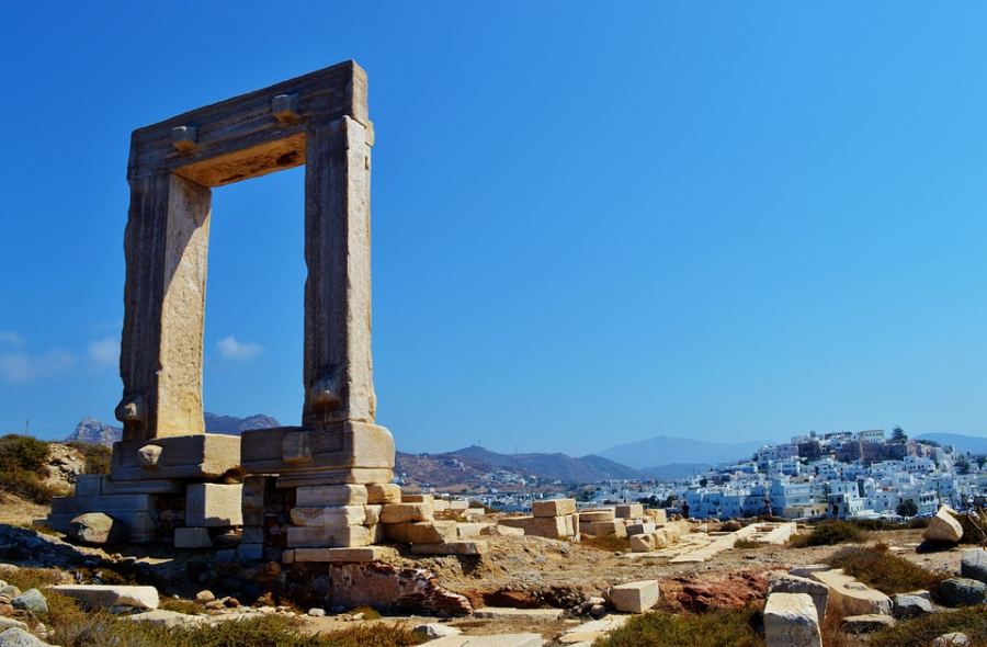 The gate erected in honour of the god Apollo