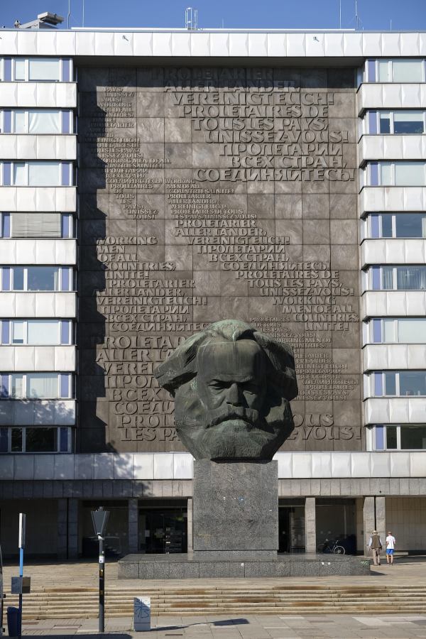 The statue of Uncle Károly is still standing :)
